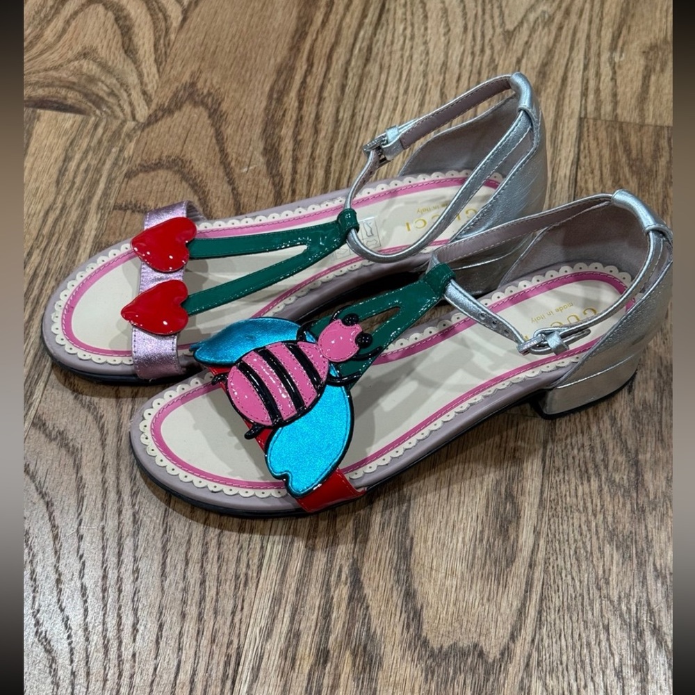 AUTH Gucci Girls Patent Leather Cherry&Bee Flat Sandals  US 1